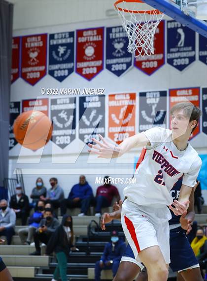 Thumbnail 2 in Venice @ Viewpoint (CIF D3 Southern Regional Final) photogallery.