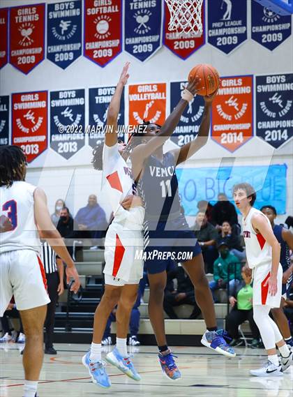 Thumbnail 2 in Venice @ Viewpoint (CIF D3 Southern Regional Final) photogallery.