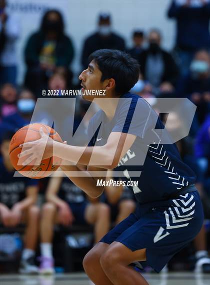 Thumbnail 3 in Venice @ Viewpoint (CIF D3 Southern Regional Final) photogallery.