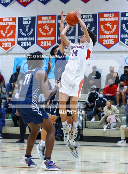 Thumbnail 2 in Venice @ Viewpoint (CIF D3 Southern Regional Final) photogallery.