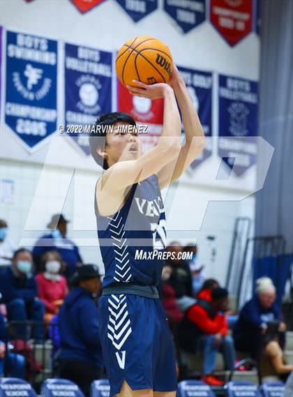 Thumbnail 2 in Venice @ Viewpoint (CIF D3 Southern Regional Final) photogallery.