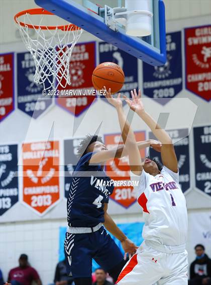 Thumbnail 2 in Venice @ Viewpoint (CIF D3 Southern Regional Final) photogallery.