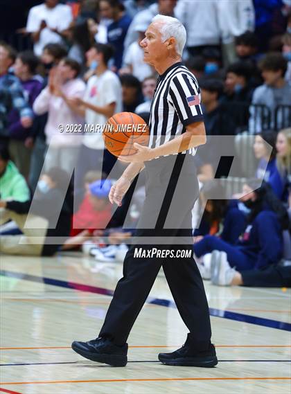 Thumbnail 2 in Venice @ Viewpoint (CIF D3 Southern Regional Final) photogallery.
