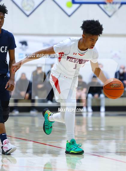 Thumbnail 3 in Venice @ Viewpoint (CIF D3 Southern Regional Final) photogallery.