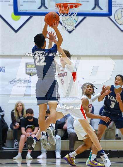 Thumbnail 3 in Venice @ Viewpoint (CIF D3 Southern Regional Final) photogallery.