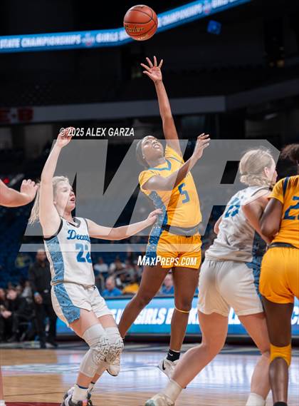 Thumbnail 1 in Decatur vs. La Vega (UIL 4A Basketball Division I Final) photogallery.