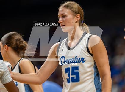 Thumbnail 2 in Decatur vs. La Vega (UIL 4A Basketball Division I Final) photogallery.