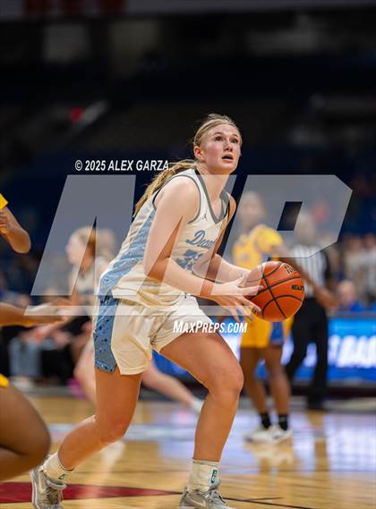 Thumbnail 1 in Decatur vs. La Vega (UIL 4A Basketball Division I Final) photogallery.