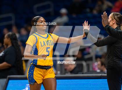 Thumbnail 3 in Decatur vs. La Vega (UIL 4A Basketball Division I Final) photogallery.