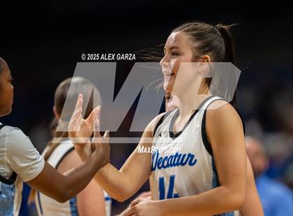 Thumbnail 2 in Decatur vs. La Vega (UIL 4A Basketball Division I Final) photogallery.