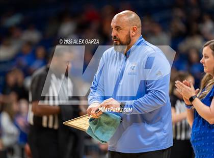 Thumbnail 3 in Decatur vs. La Vega (UIL 4A Basketball Division I Final) photogallery.