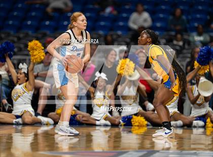 Thumbnail 1 in Decatur vs. La Vega (UIL 4A Basketball Division I Final) photogallery.