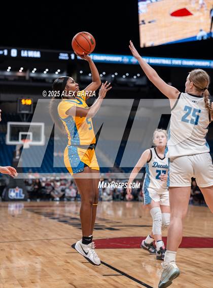 Thumbnail 3 in Decatur vs. La Vega (UIL 4A Basketball Division I Final) photogallery.
