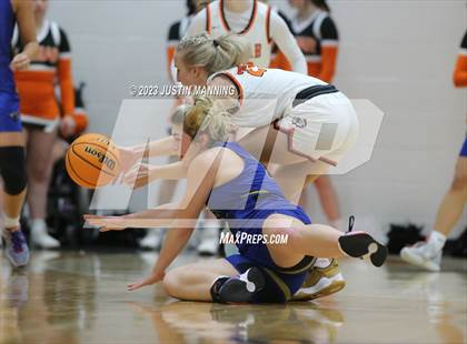 Thumbnail 1 in Lamar vs. Bergman (AAA 3A Semifinal) photogallery.