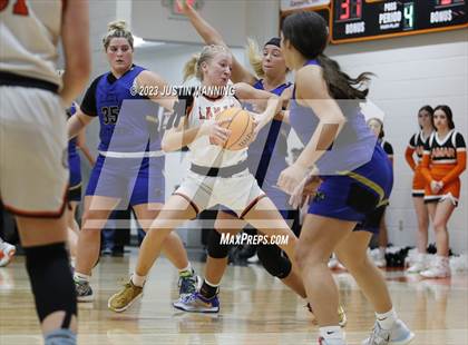 Thumbnail 3 in Lamar vs. Bergman (AAA 3A Semifinal) photogallery.