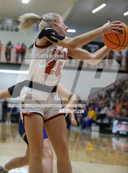 Thumbnail 2 in Lamar vs. Bergman (AAA 3A Semifinal) photogallery.
