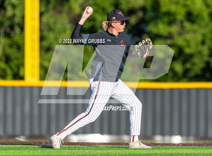 Thumbnail 3 in Spring Hill vs. Melissa (UIL 4A Region II Semifinal Game 2) photogallery.