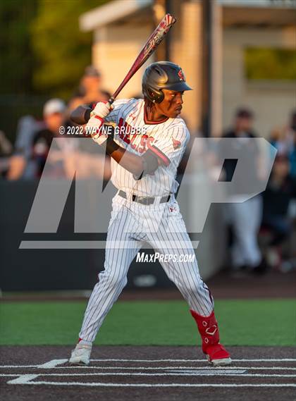Thumbnail 1 in Spring Hill vs. Melissa (UIL 4A Region II Semifinal Game 2) photogallery.