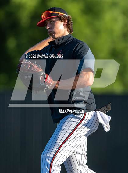 Thumbnail 1 in Spring Hill vs. Melissa (UIL 4A Region II Semifinal Game 2) photogallery.