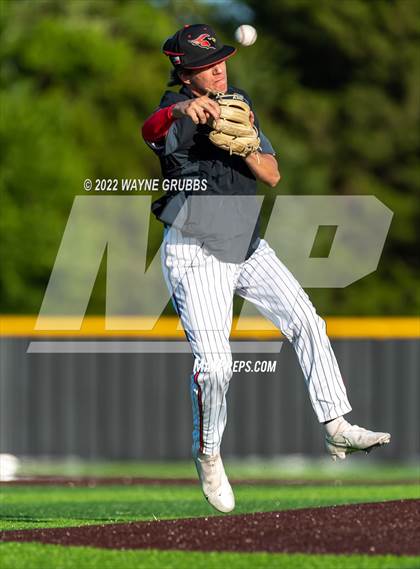 Thumbnail 3 in Spring Hill vs. Melissa (UIL 4A Region II Semifinal Game 2) photogallery.