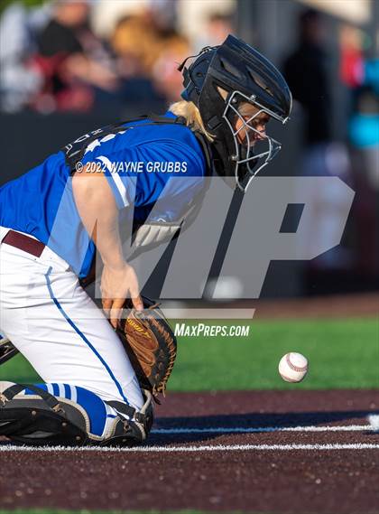 Thumbnail 2 in Spring Hill vs. Melissa (UIL 4A Region II Semifinal Game 2) photogallery.