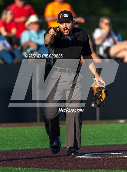 Thumbnail 1 in Spring Hill vs. Melissa (UIL 4A Region II Semifinal Game 2) photogallery.