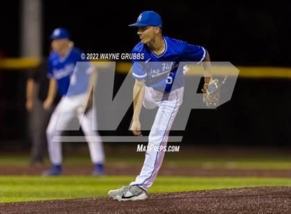 Thumbnail 1 in Spring Hill vs. Melissa (UIL 4A Region II Semifinal Game 2) photogallery.