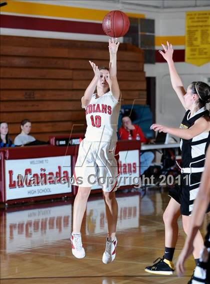 Thumbnail 1 in Hart vs. Ramona Convent (La Canada Tournament) photogallery.