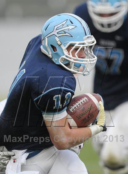 Thumbnail 3 in Corona del Mar vs. Sacred Heart Prep (CIF State D3 Final) photogallery.