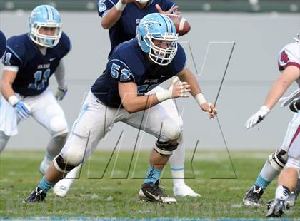 Thumbnail 3 in Corona del Mar vs. Sacred Heart Prep (CIF State D3 Final) photogallery.