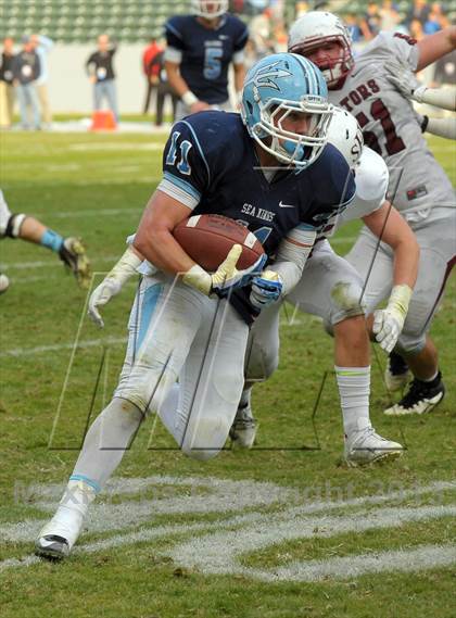 Thumbnail 1 in Corona del Mar vs. Sacred Heart Prep (CIF State D3 Final) photogallery.