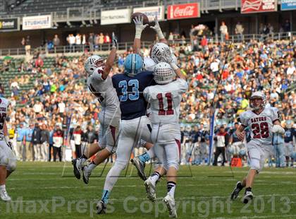Thumbnail 3 in Corona del Mar vs. Sacred Heart Prep (CIF State D3 Final) photogallery.