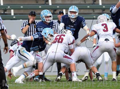 Thumbnail 3 in Corona del Mar vs. Sacred Heart Prep (CIF State D3 Final) photogallery.