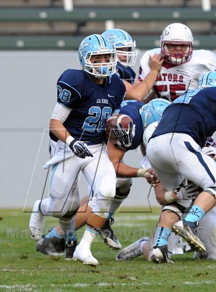 Thumbnail 1 in Corona del Mar vs. Sacred Heart Prep (CIF State D3 Final) photogallery.