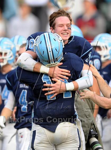 Thumbnail 3 in Corona del Mar vs. Sacred Heart Prep (CIF State D3 Final) photogallery.