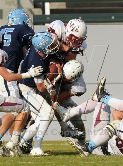 Thumbnail 3 in Corona del Mar vs. Sacred Heart Prep (CIF State D3 Final) photogallery.