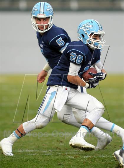 Thumbnail 1 in Corona del Mar vs. Sacred Heart Prep (CIF State D3 Final) photogallery.