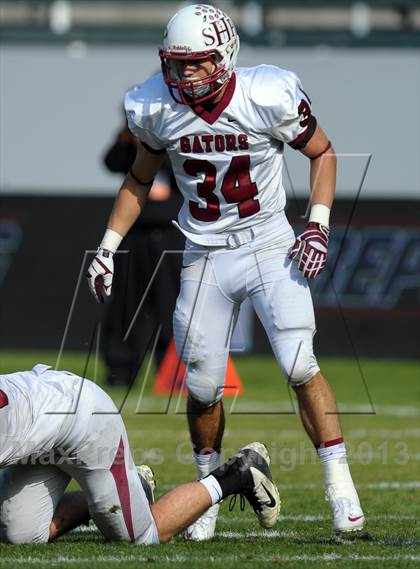 Thumbnail 2 in Corona del Mar vs. Sacred Heart Prep (CIF State D3 Final) photogallery.