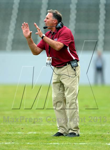 Thumbnail 2 in Corona del Mar vs. Sacred Heart Prep (CIF State D3 Final) photogallery.