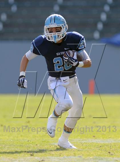 Thumbnail 2 in Corona del Mar vs. Sacred Heart Prep (CIF State D3 Final) photogallery.