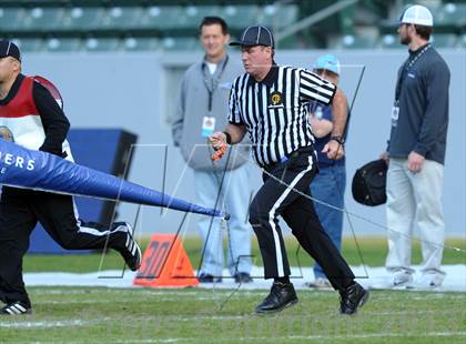 Thumbnail 2 in Corona del Mar vs. Sacred Heart Prep (CIF State D3 Final) photogallery.