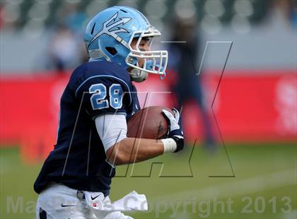 Thumbnail 3 in Corona del Mar vs. Sacred Heart Prep (CIF State D3 Final) photogallery.