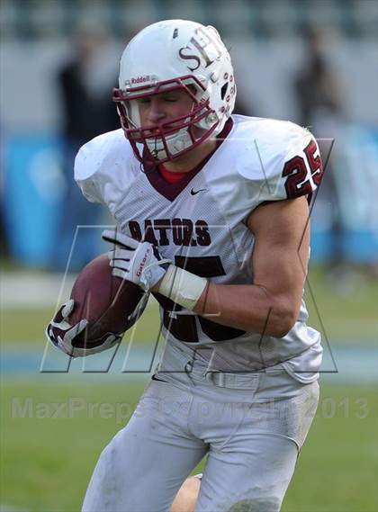 Thumbnail 3 in Corona del Mar vs. Sacred Heart Prep (CIF State D3 Final) photogallery.