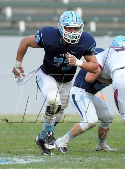 Thumbnail 2 in Corona del Mar vs. Sacred Heart Prep (CIF State D3 Final) photogallery.