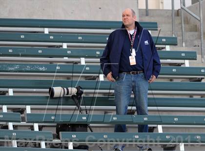 Thumbnail 3 in Corona del Mar vs. Sacred Heart Prep (CIF State D3 Final) photogallery.