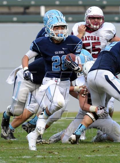 Thumbnail 2 in Corona del Mar vs. Sacred Heart Prep (CIF State D3 Final) photogallery.