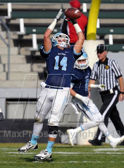 Thumbnail 3 in Corona del Mar vs. Sacred Heart Prep (CIF State D3 Final) photogallery.