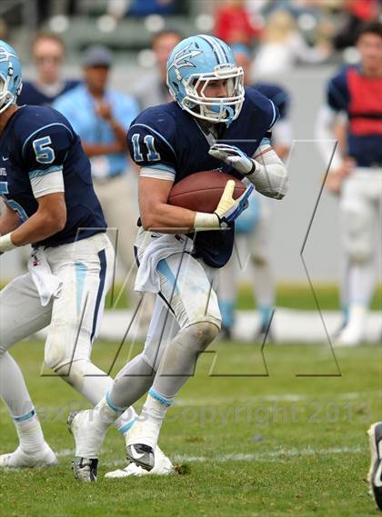 Thumbnail 2 in Corona del Mar vs. Sacred Heart Prep (CIF State D3 Final) photogallery.