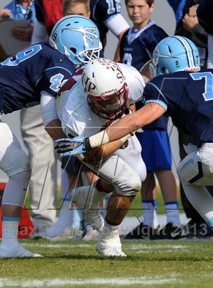 Thumbnail 3 in Corona del Mar vs. Sacred Heart Prep (CIF State D3 Final) photogallery.