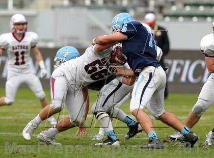 Thumbnail 2 in Corona del Mar vs. Sacred Heart Prep (CIF State D3 Final) photogallery.